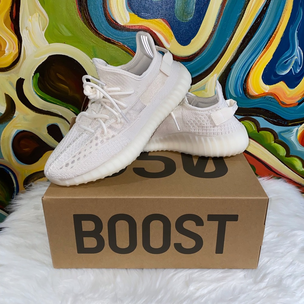 👟👟👟Authentic ADIDAS Yeezy Boost 350 V2 - Picture 2 of 6